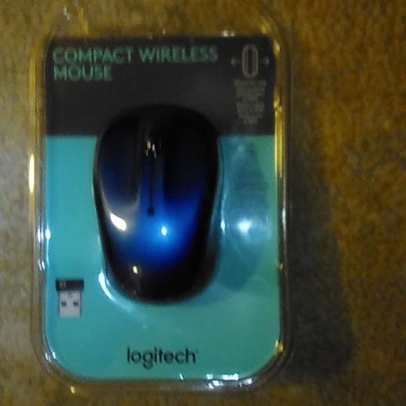 Compact Wireless Mouse - Picture 2 of 3